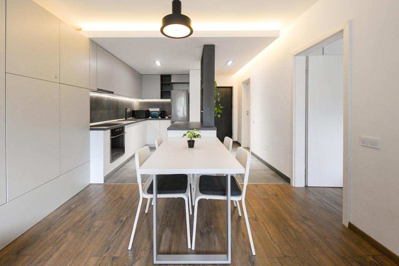 Modern Apartment In A Quiet Area Cluj-Napoca Eksteriør bilde