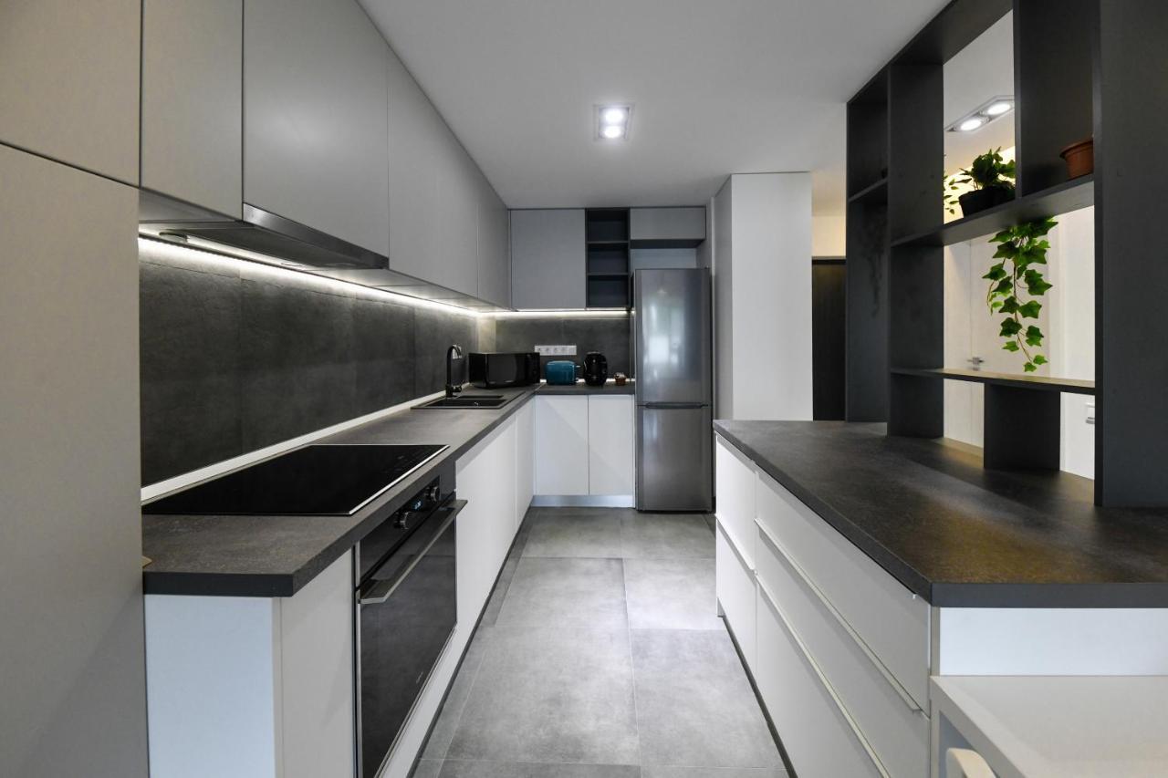 Modern Apartment In A Quiet Area Cluj-Napoca Eksteriør bilde