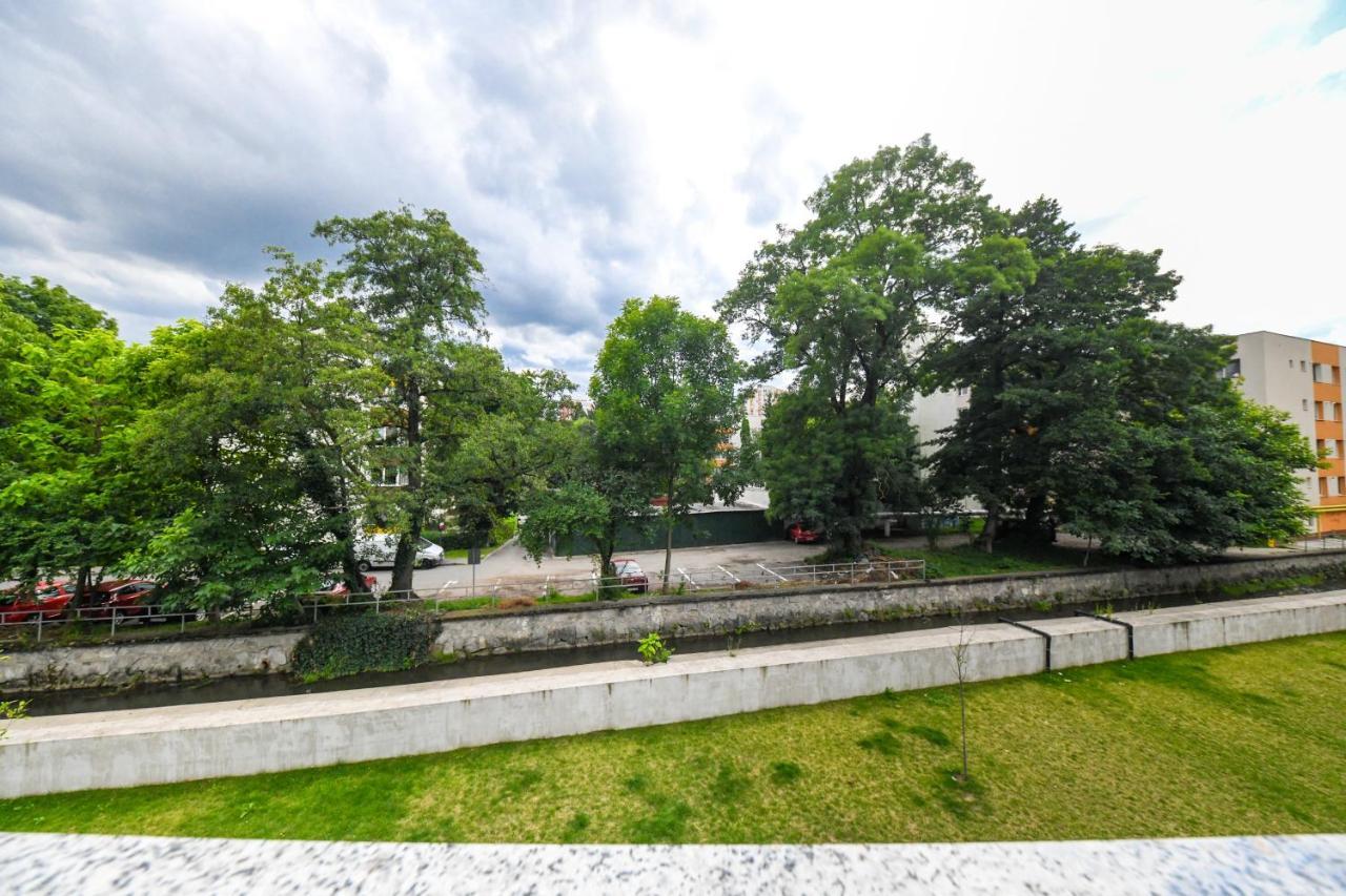 Modern Apartment In A Quiet Area Cluj-Napoca Eksteriør bilde