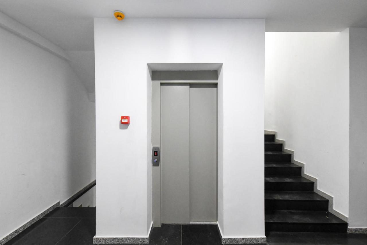 Modern Apartment In A Quiet Area Cluj-Napoca Eksteriør bilde